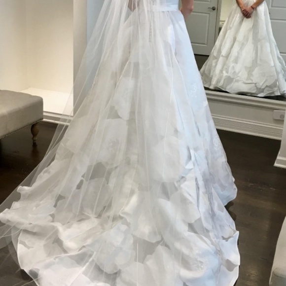 Valentini Spose Wedding Dress - New, Never Worn - Picture 4 of 8